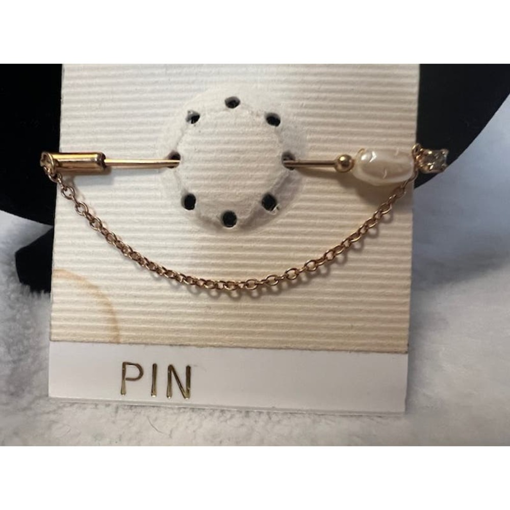 Vintage Charmante Hat Stick Pin Gold Tone Pearl Type Stone